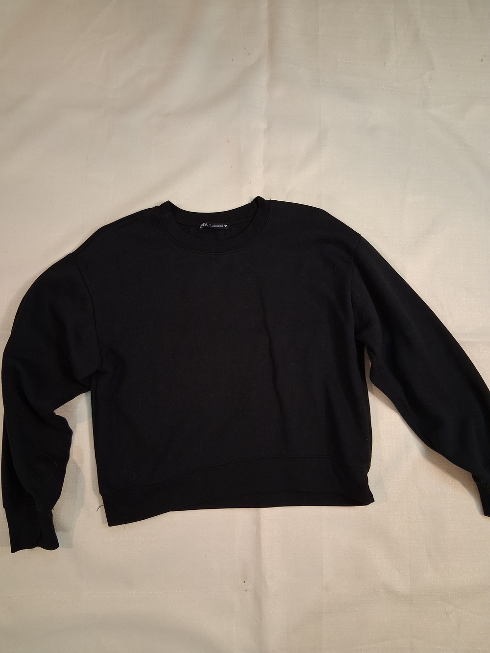 Zara Women's Black Crewneck Sweatshirt
